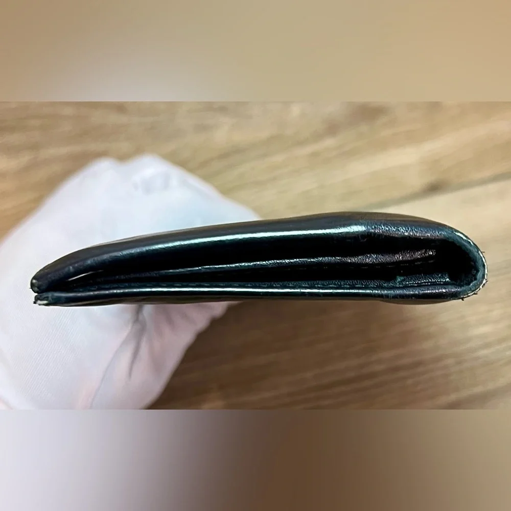 SALVATORE FERRAGAMO Ganchini Leather Wallet in Black